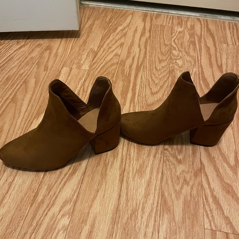 Cognac booties